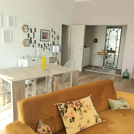 Un Toit Sur L'eau Apartment Agde